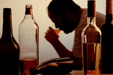 Τα αλκοολούχα ποτά έχουν αρνητική επίδραση στην ανδρική ισχύ